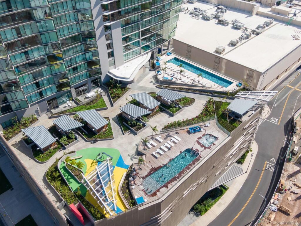 Aeo_-_Amenities_Deck