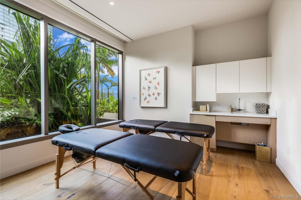 Aeo_-_Massage_Room