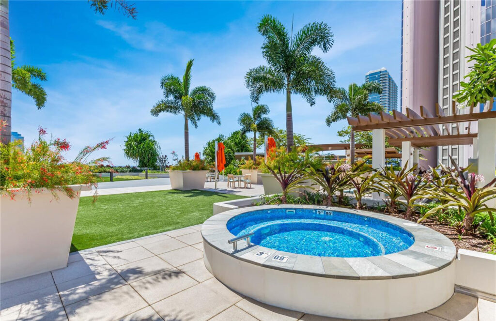 Keauhou_Place_-_Jacuzzi