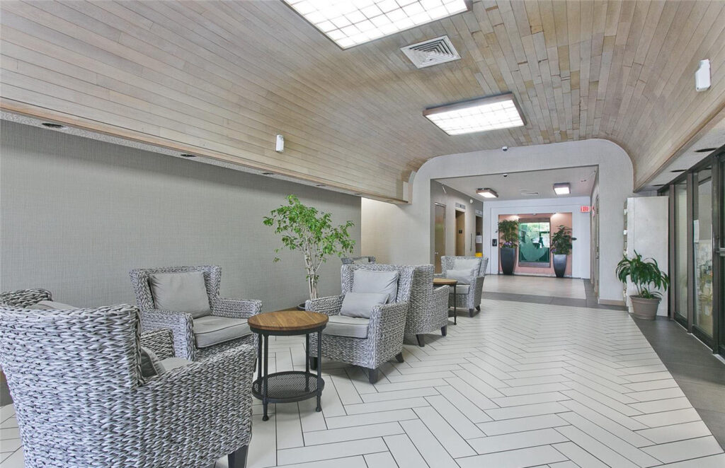 Pacific_Grand_-_Lobby