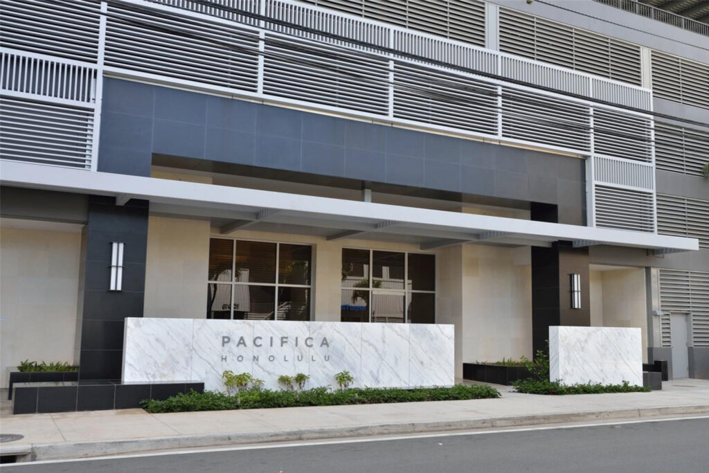 Pacifica_Honolulu_-_Entrance
