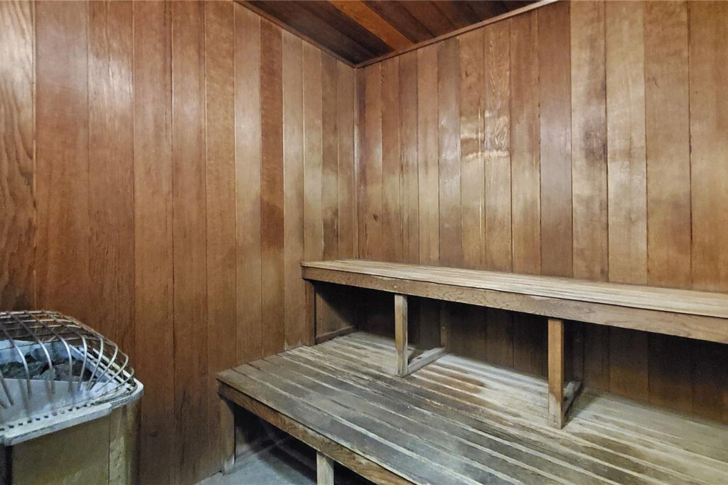 Piikoi_Tower_-_Sauna