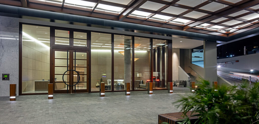 Symphony_Honolulu_-_Porte_Cochere